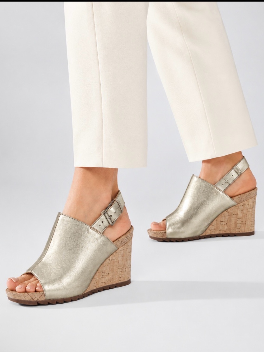 Clarks Flex Stitch Wedge Sandal - Champagne - Women’s Size 6.5 WIDE